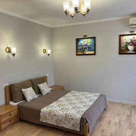 Apartment Kvitka ลวีฟ ภายนอก รูปภาพ
